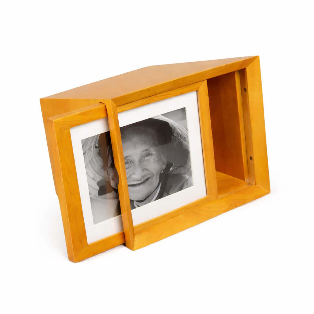 The Duke Picture Urn in Oak - Image 3