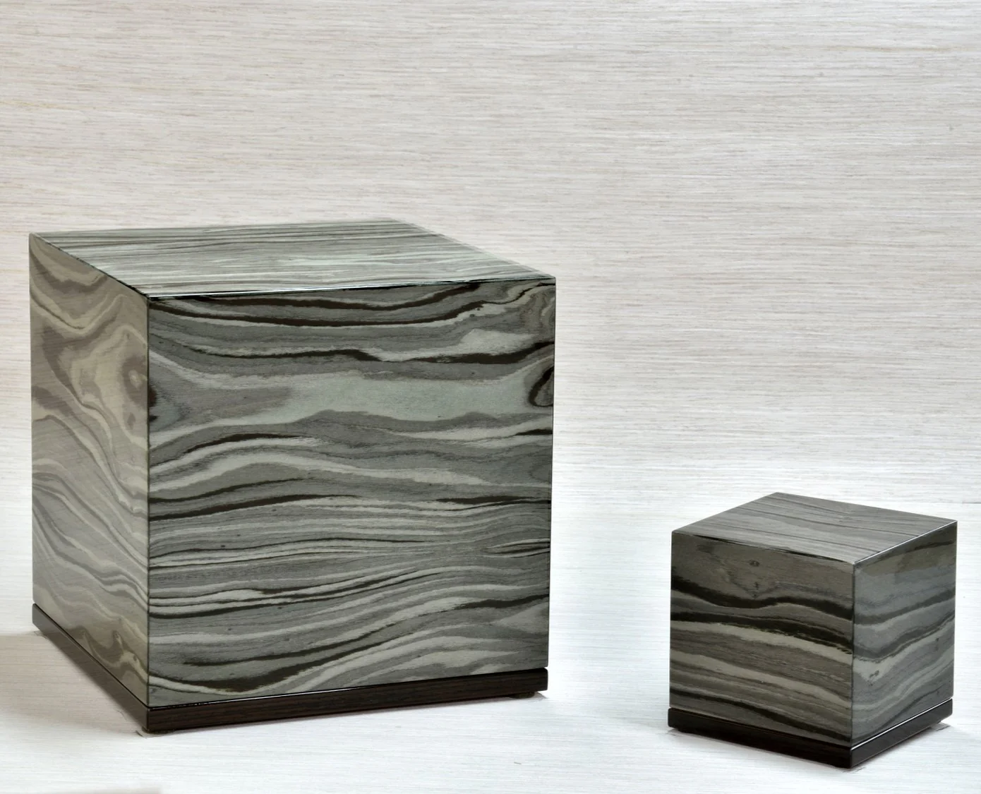 The Madison Urn in Grey - Image 4