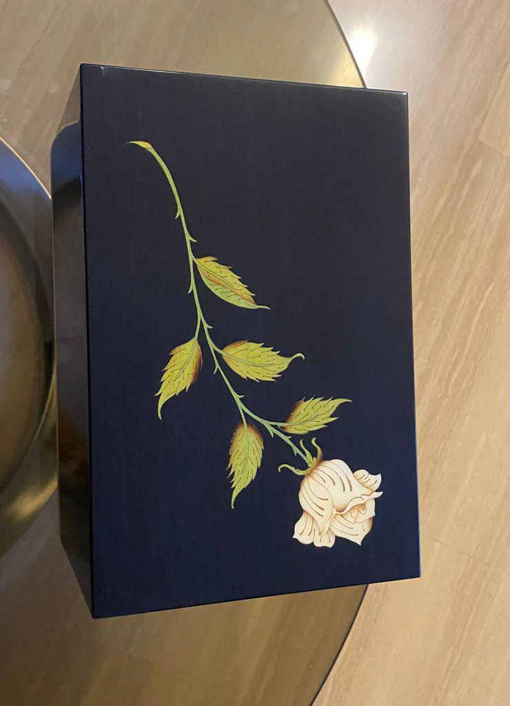 The Rose Urn - Image 6