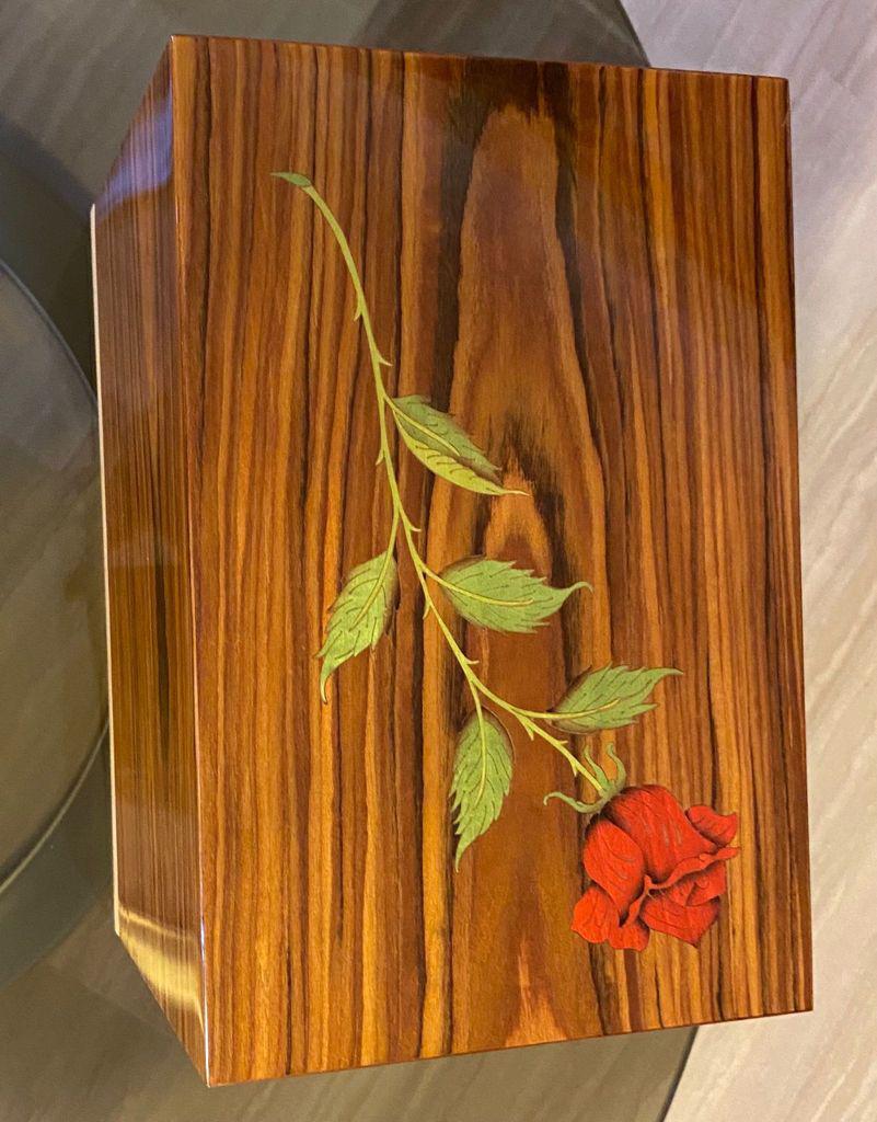The Rose Urn - Image 7