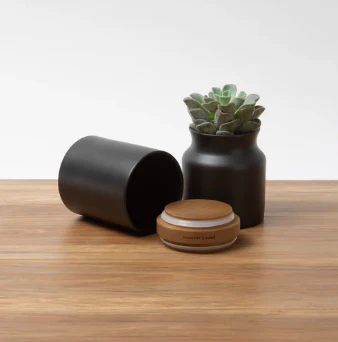 The Vega Vase Urn in Black - Image 5
